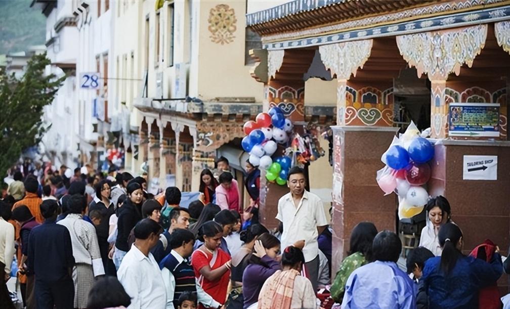 唯一一个禁烟成功的国家,唯一禁酒的国家