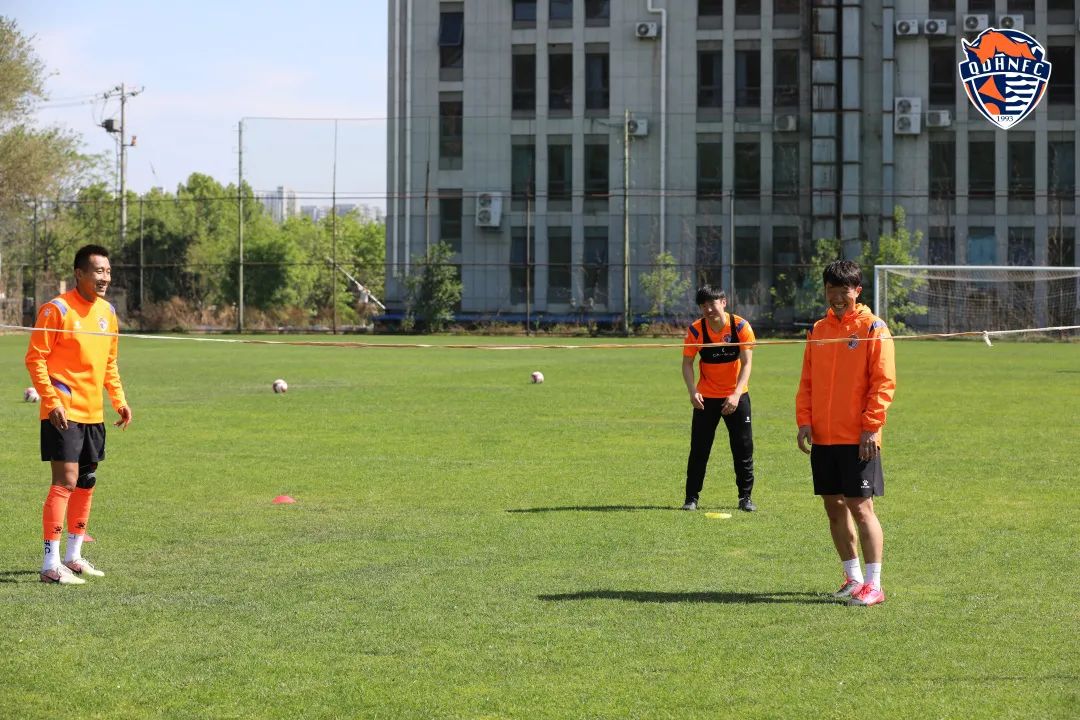 中超青岛海牛2-2大连人郑龙,郑龙在青岛海牛什么时候登场