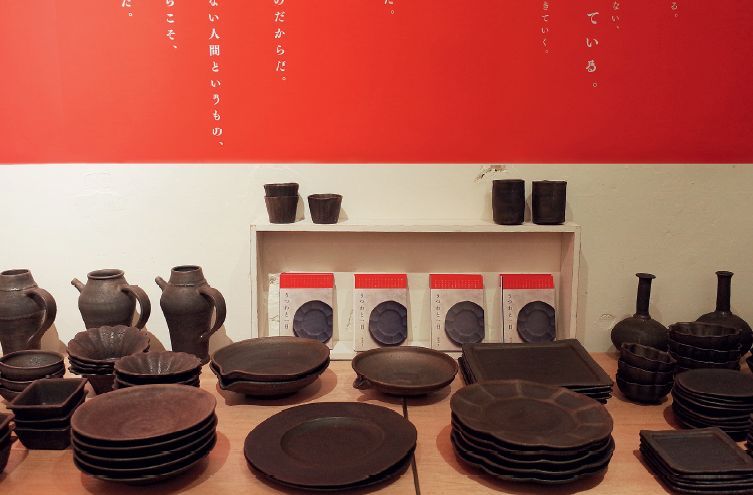 一个书店一天卖多少本书,一家书店一年能盈利多少