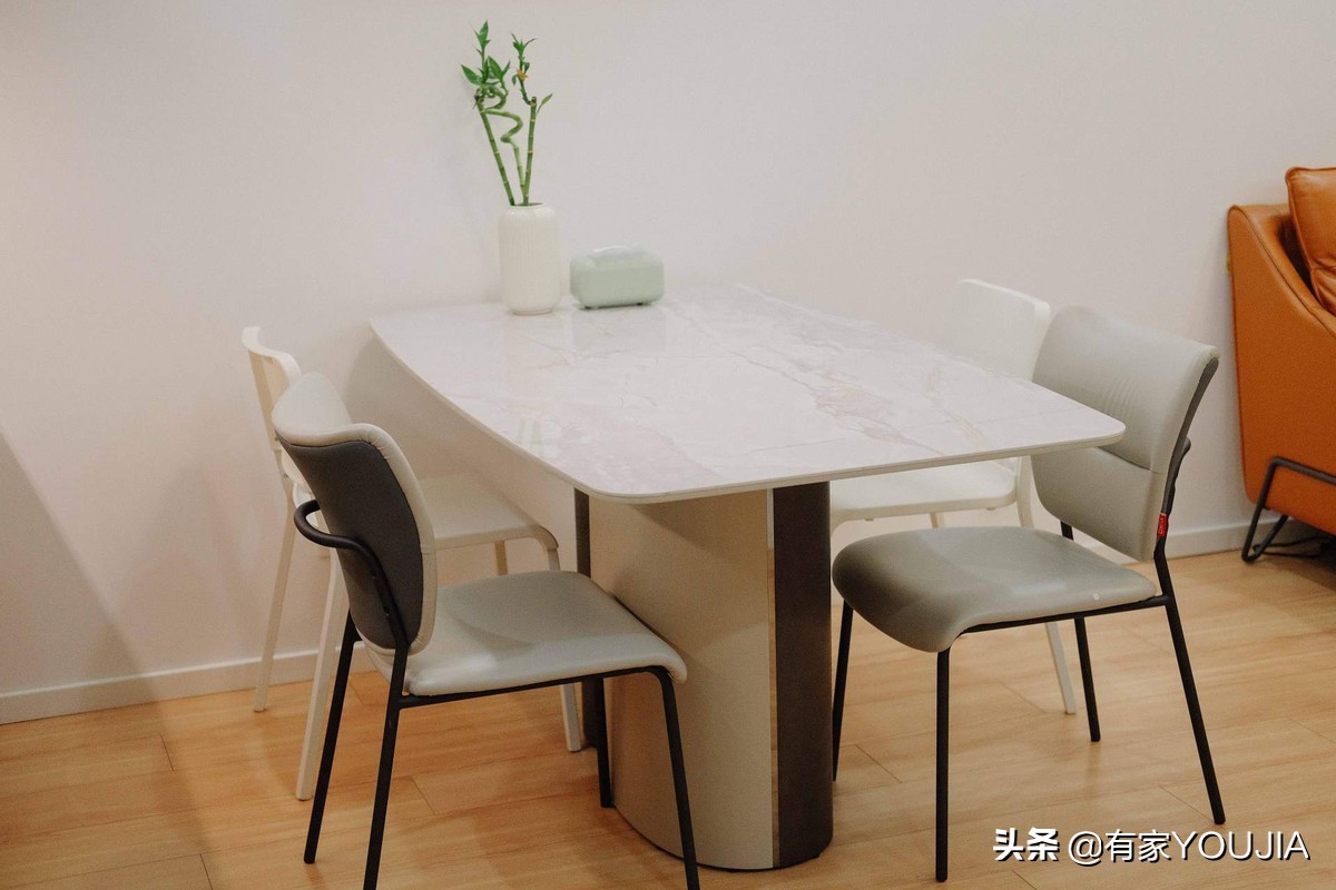 怎么选择正品岩板餐桌,选什么样的岩板餐桌