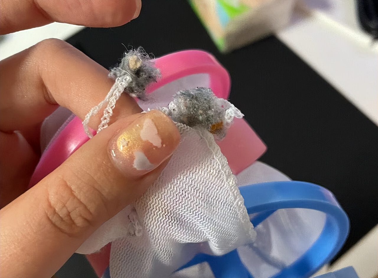 洗衣机洗好的衣服都有毛毛怎么办,洗完的衣服有很多小毛毛怎么去除