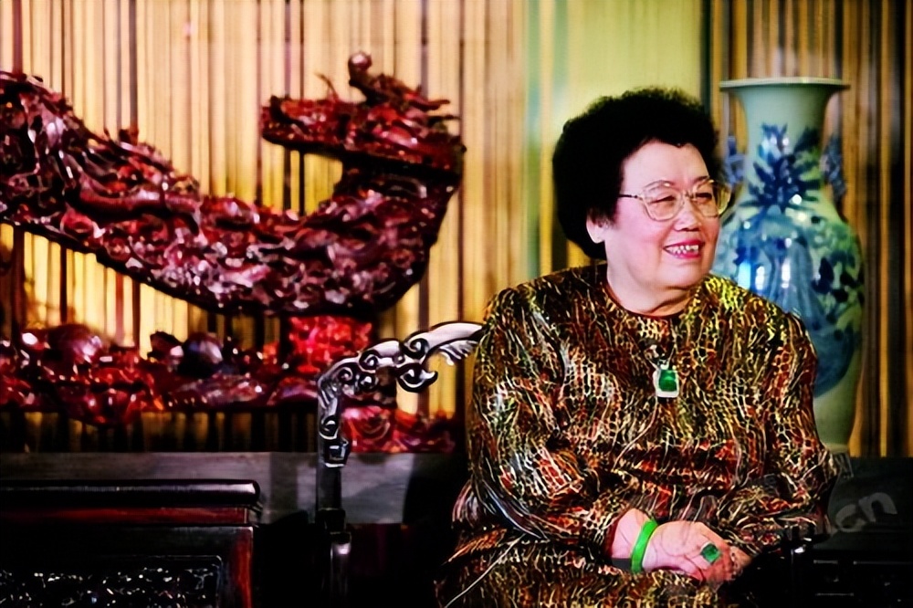 女富豪陈丽华：从修理工，到身价580亿，“吃到唐僧肉”的女人