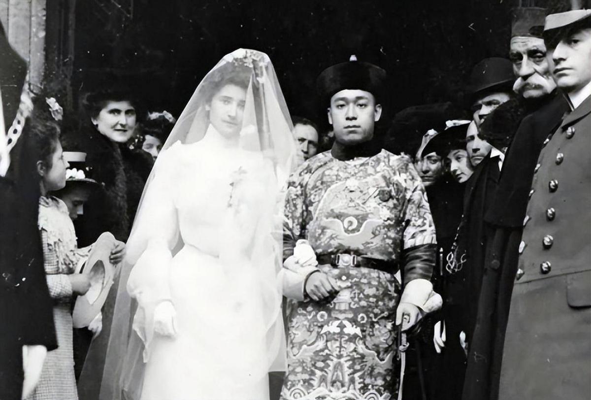 惊！日军日记曝光，*安妇慰**不顺从，日军竟用*刀刺**插入她的*体下**！