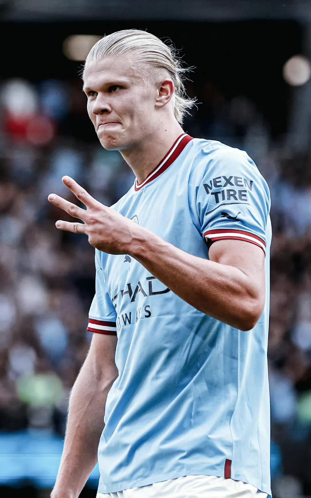 哈兰德梅开二度福登建功曼城,打爆曼联哈兰德福登戴帽曼城