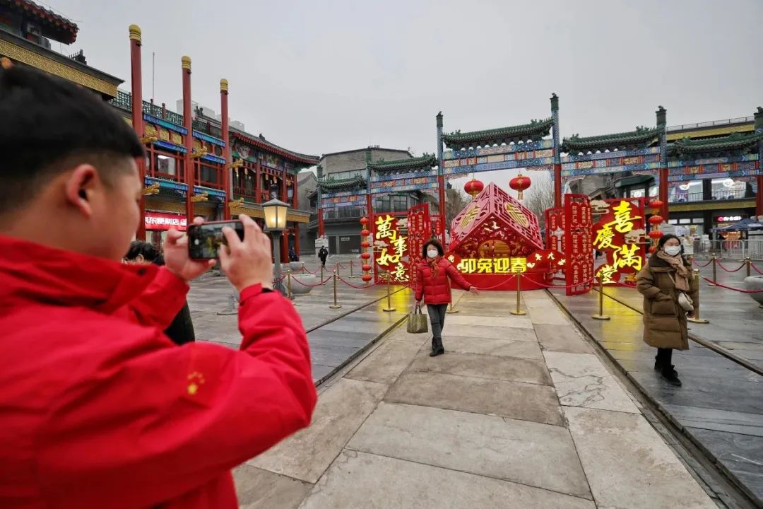 东城因你而美｜从凌晨到日暮，“亮”出年味儿的背后……