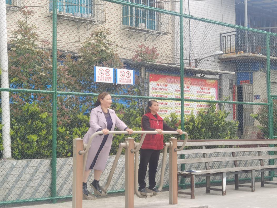 云岩区大凹村：多功能运动场实现家门口的“健身自由”