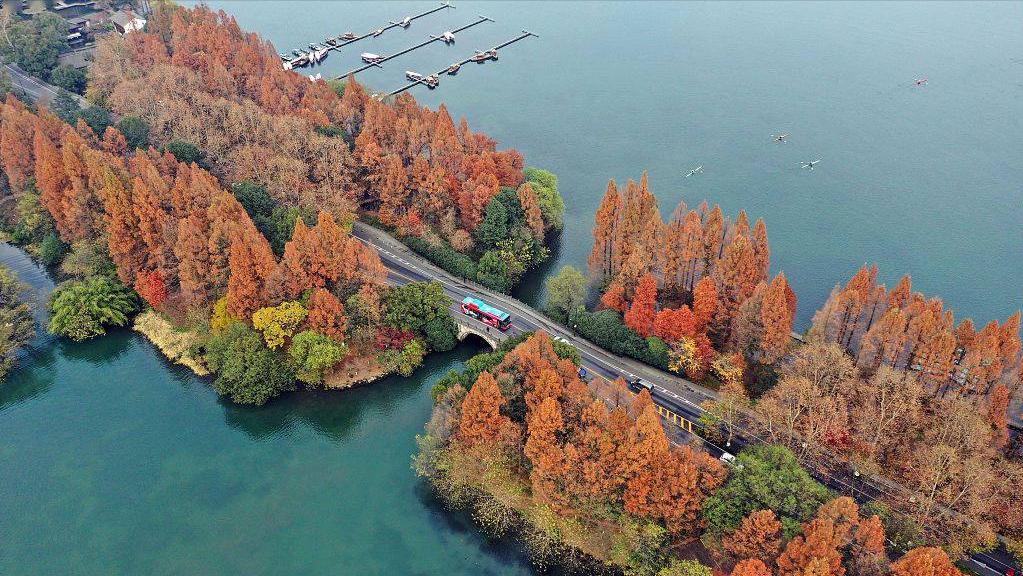 一山二塔三岛三堤五湖分别指什么,杭州西湖的一山二塔三岛