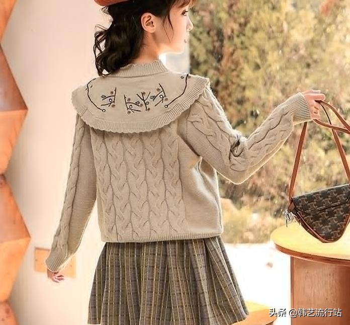 童装宽松毛衣最新款,今年女童装最流行毛衣的款式
