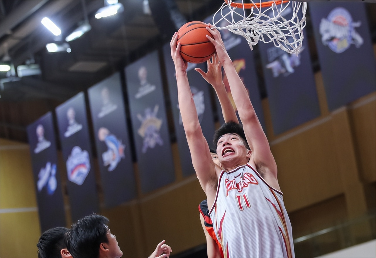 高诗岩顶替郭艾伦,高诗岩2500万转会