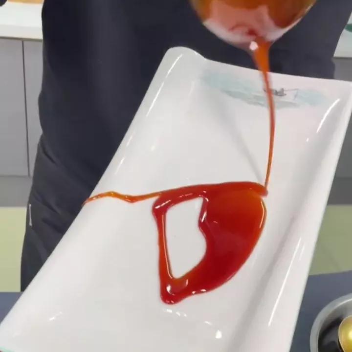 炒糖色为什么油和糖不能融为一体,炒糖色是不是就是焦糖色