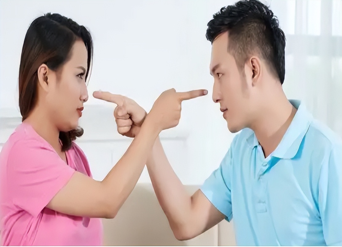 争吵打架身体为什么会发抖,与人争吵时身体发抖