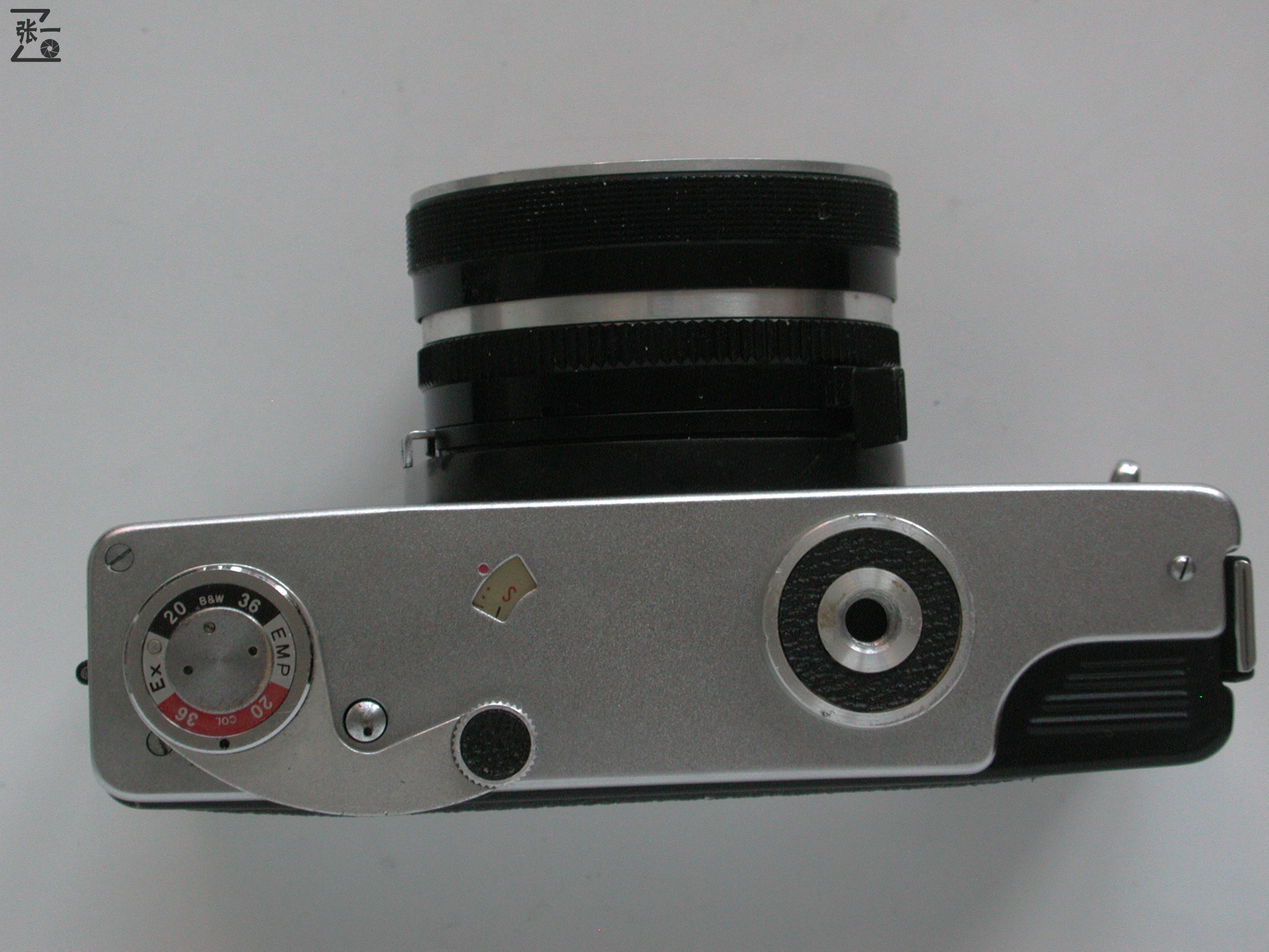 倒片旋钮在机身侧面的日本Fujica35Auto-M旁轴相机!1962年问世