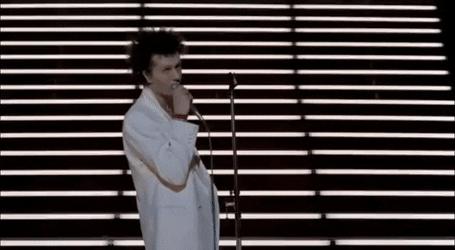 世界级禁忌题材,狂热轻浮不靠谱,一场演出引得警察逮捕