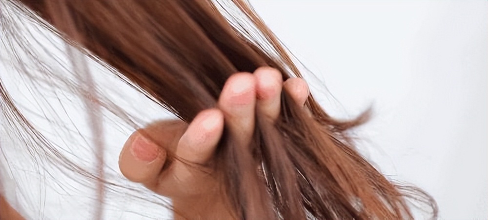 头发稀疏细软喝什么中药改善,头发细软稀疏出油如何改善