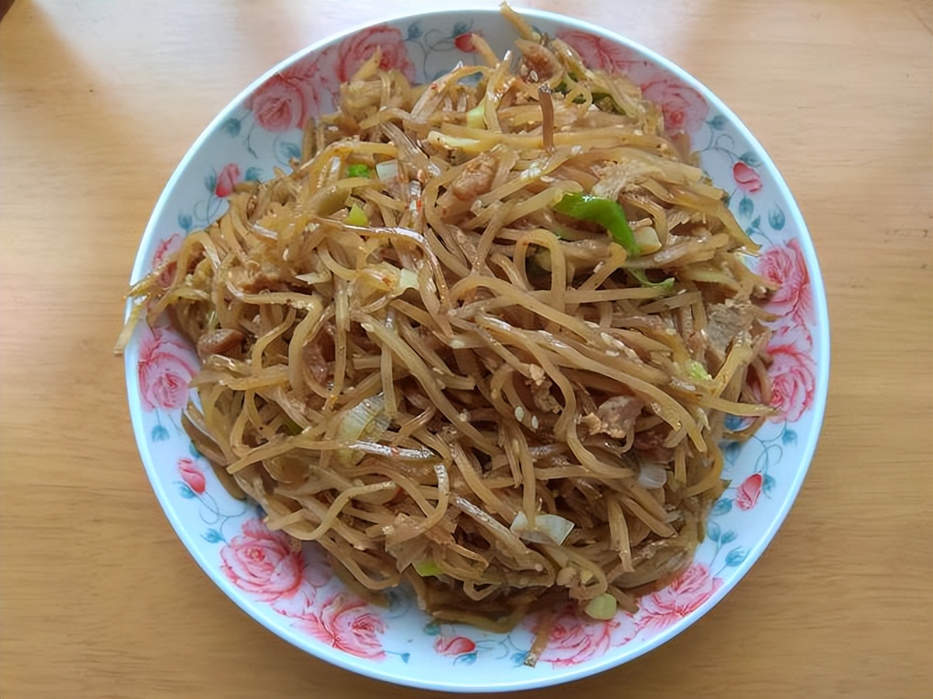 吃腊肉咸菜会不会容易得癌症,吃咸菜容易得癌症吗