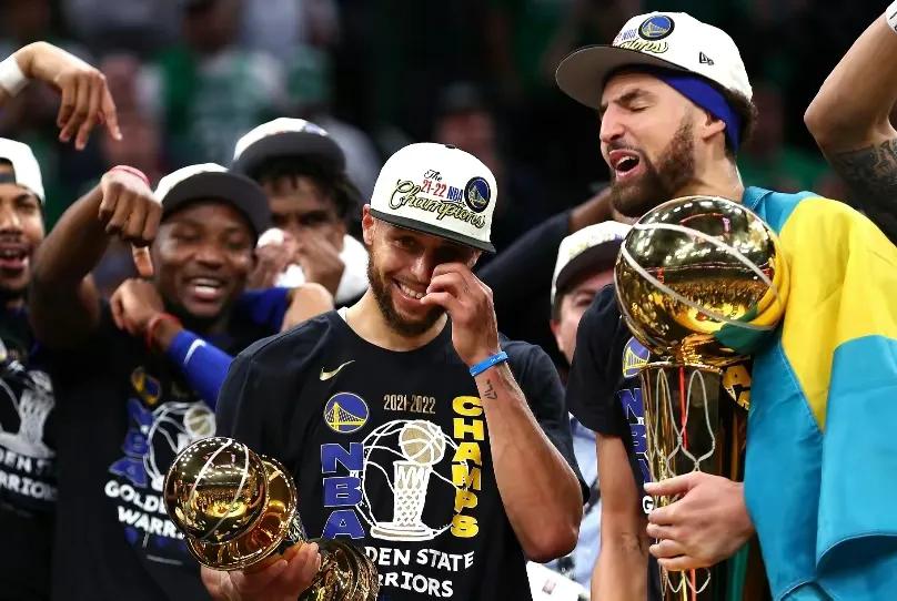 休赛期字母哥,休赛期球星打球