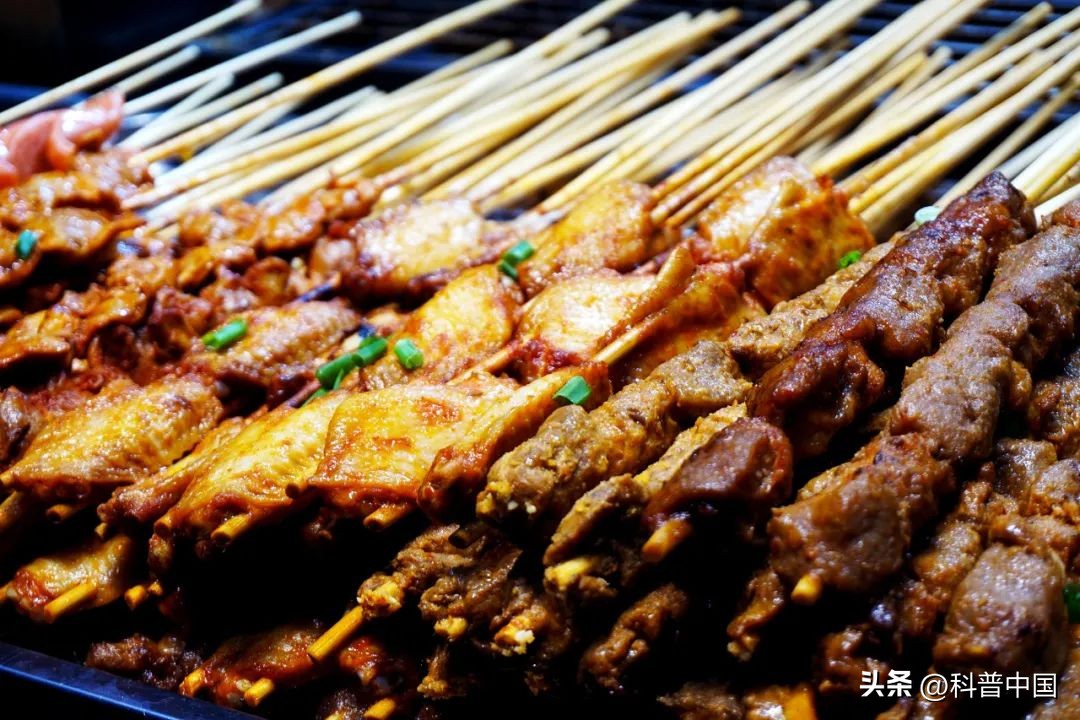 睡前吃夜宵胖肚子吗,16+8减肥法需要每餐饱腹吗