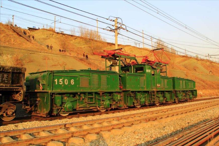 亚洲第一天坑是什么矿,亚洲第一坑煤矿图片