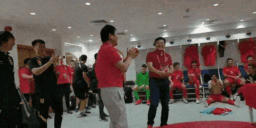 董路分析国足丢球,董路中国日本足球预选赛集锦