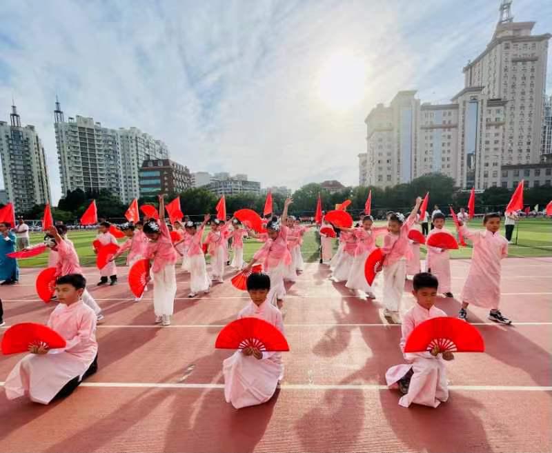 创造少年向阳生,强体励志筑未来——和平区中心小学举行校园运动会暨六年级毕业典礼