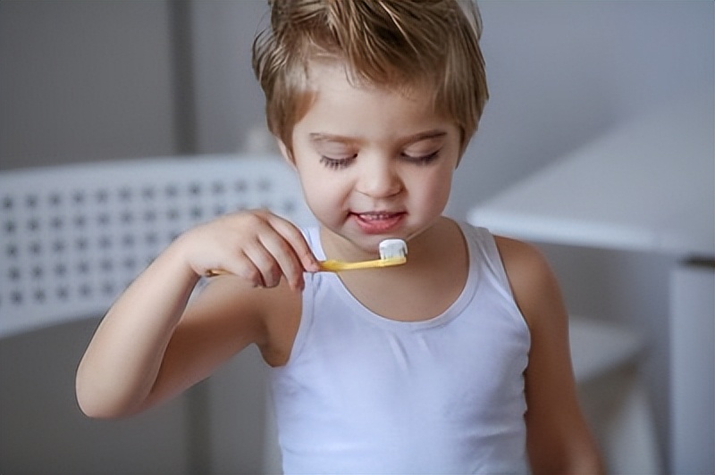 牙缝里的牙结石怎么自己去除,牙缝的牙结石怎么清理