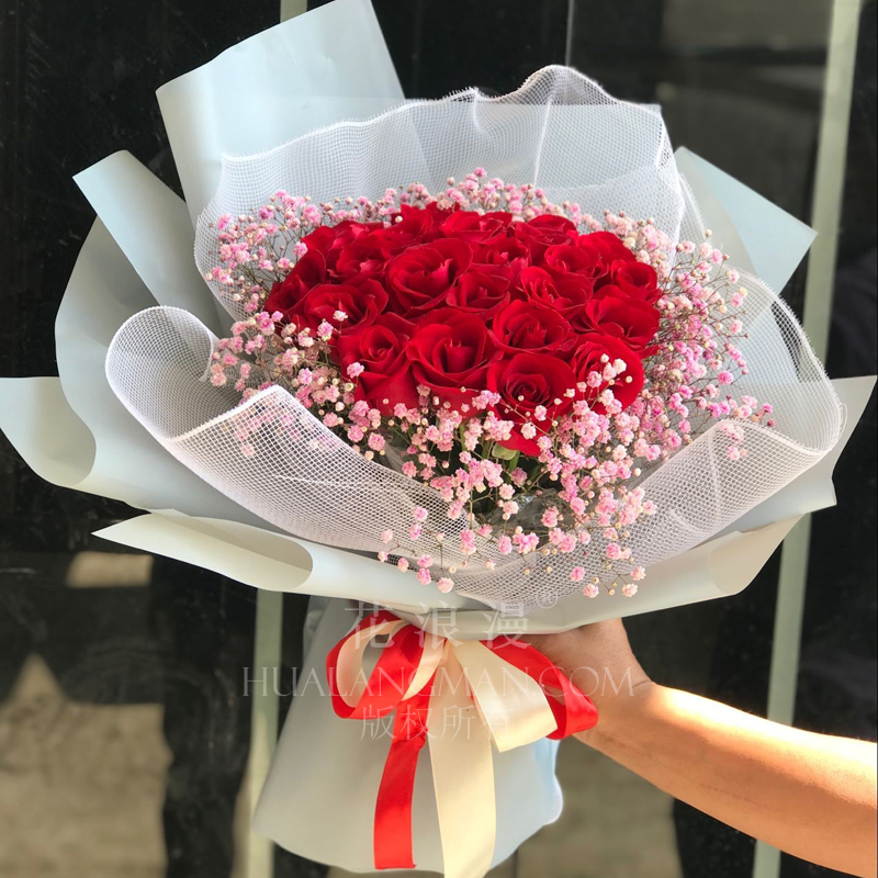 送花给女朋友玫瑰花代表哪种意义,送妈妈粉玫瑰好还是红玫瑰好