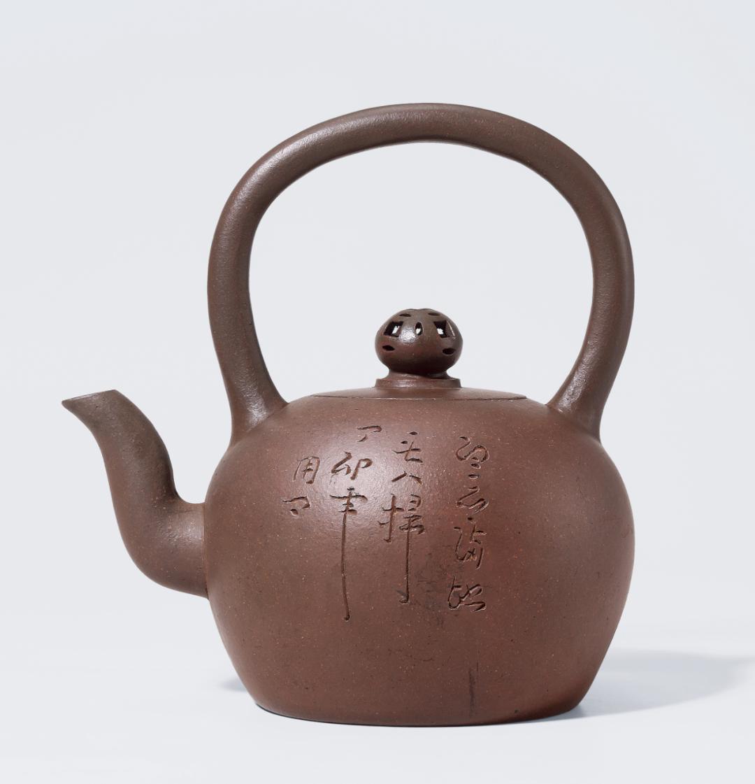 乾隆真品大紫砂壶拍卖价格多少,康熙御制紫砂壶拍卖多少钱一枚呢