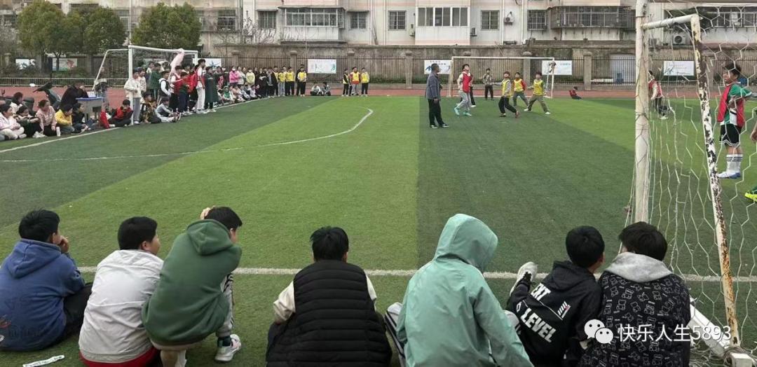 以足球之名谱青春华章,校园足球联赛拉开帷幕