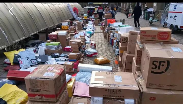 小区的快递柜一个月盈利多少,小区投放快递柜效益怎么样