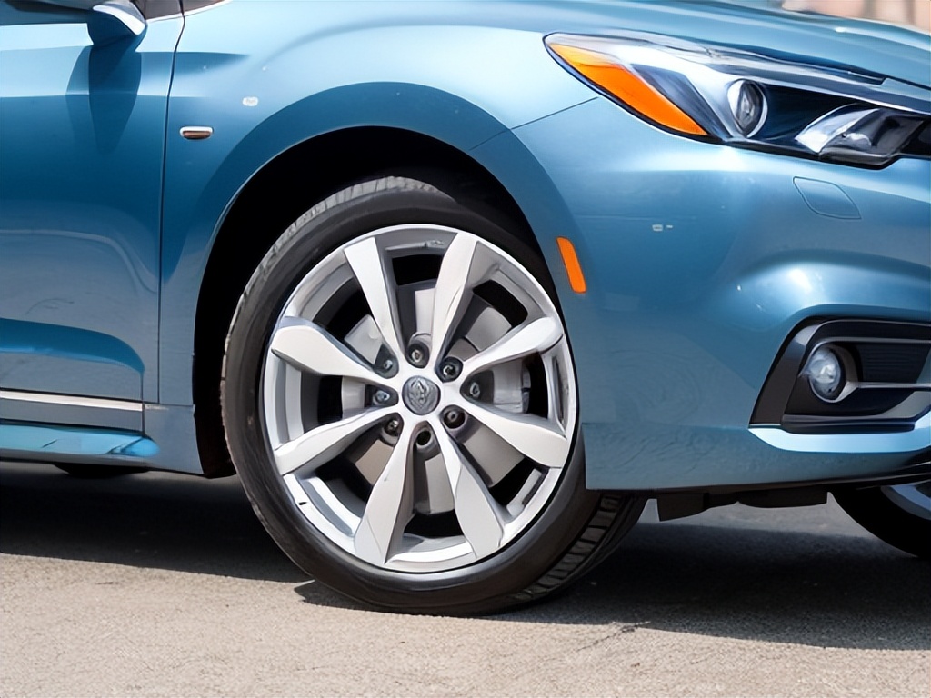 面包车轮胎多少公里换一次,大众迈腾轮胎多少公里换一次