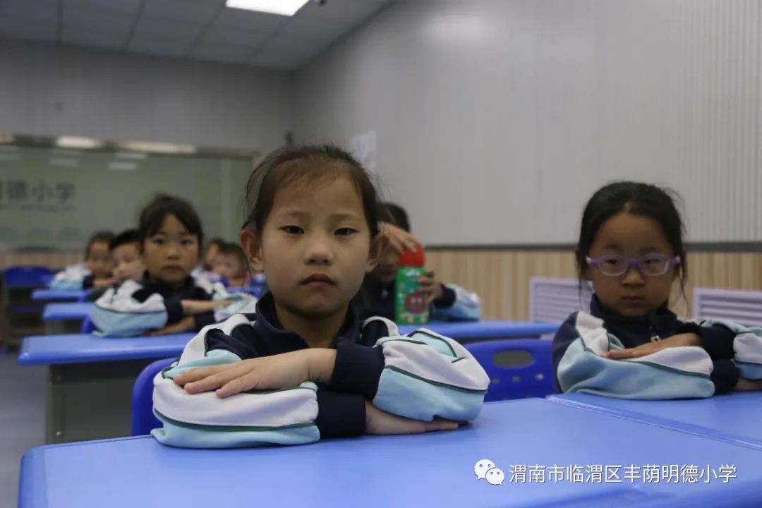 涓板窞骞煎皬琛旀帴,涓拌崼