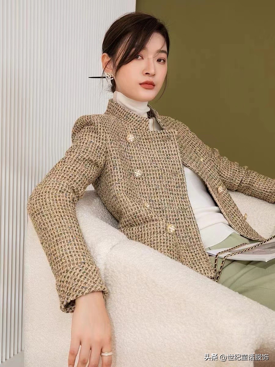 服装店感谢顾客暖心文案,服装店顾客买一大堆的朋友圈文案