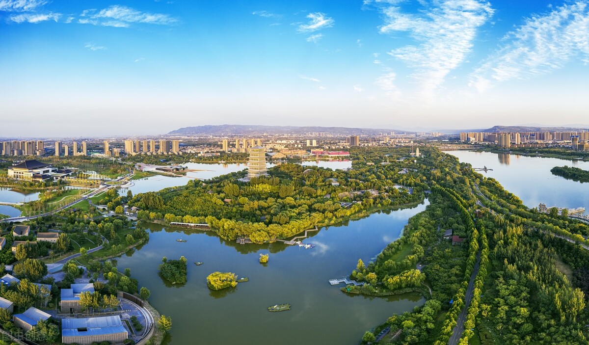 西安照相馆拍证件照多少钱,西安拍照摄影店推荐钟楼