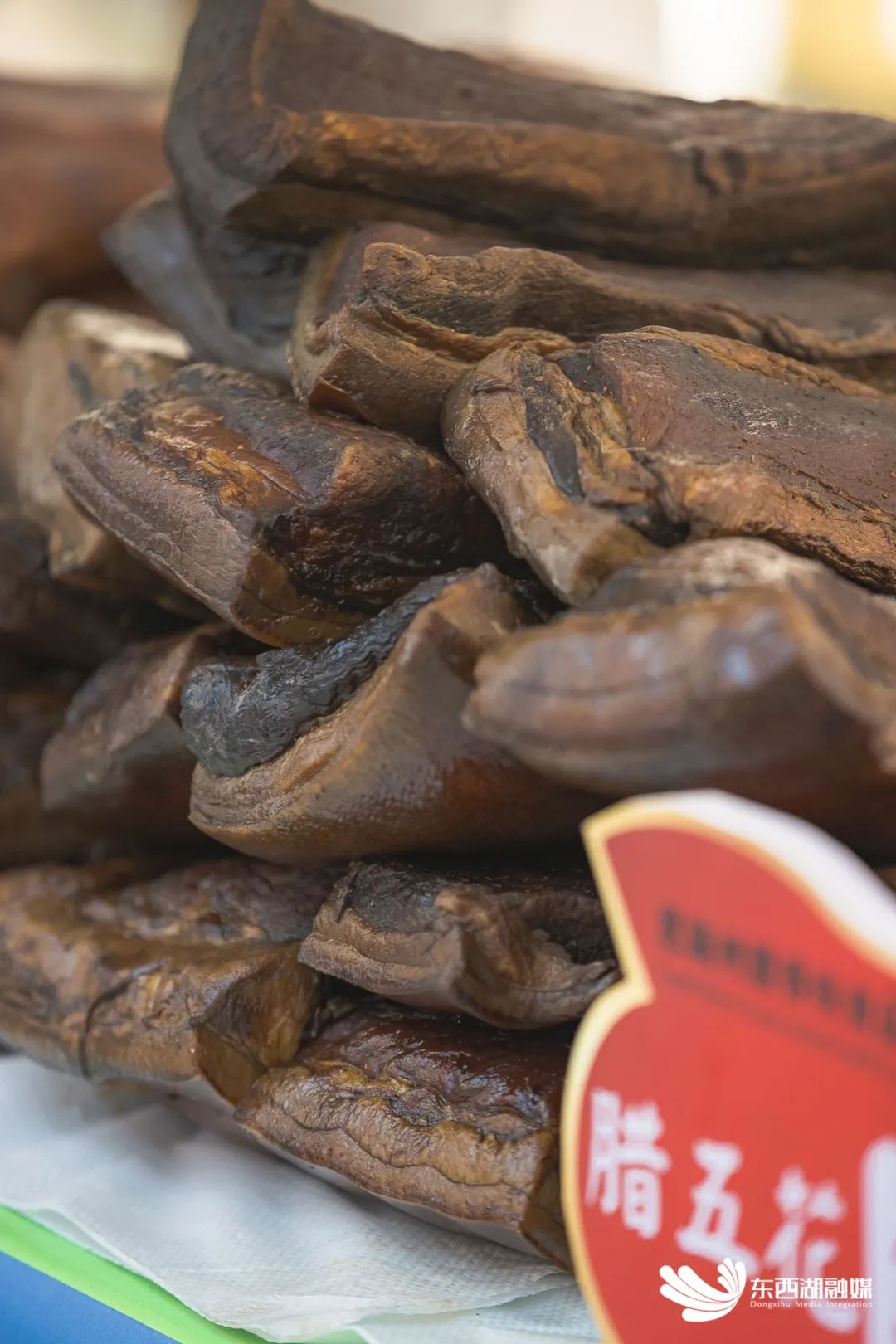 东西湖有个好兄弟！必！须！挺！