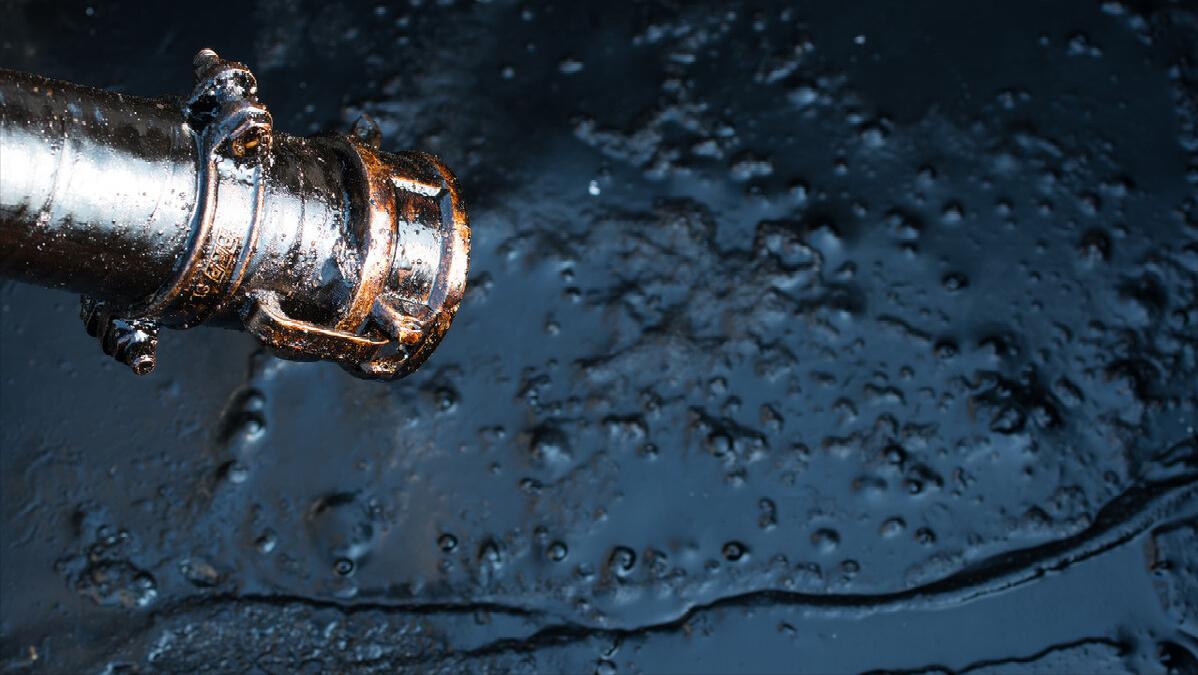 一吨原油能提炼多少汽油,一桶原油能炼多少升汽油和柴油