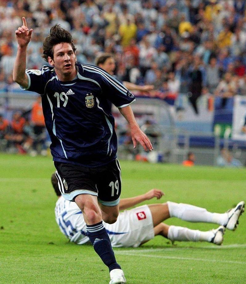 10年阿根廷世界杯七大前锋,潇洒飘逸的足球运动员