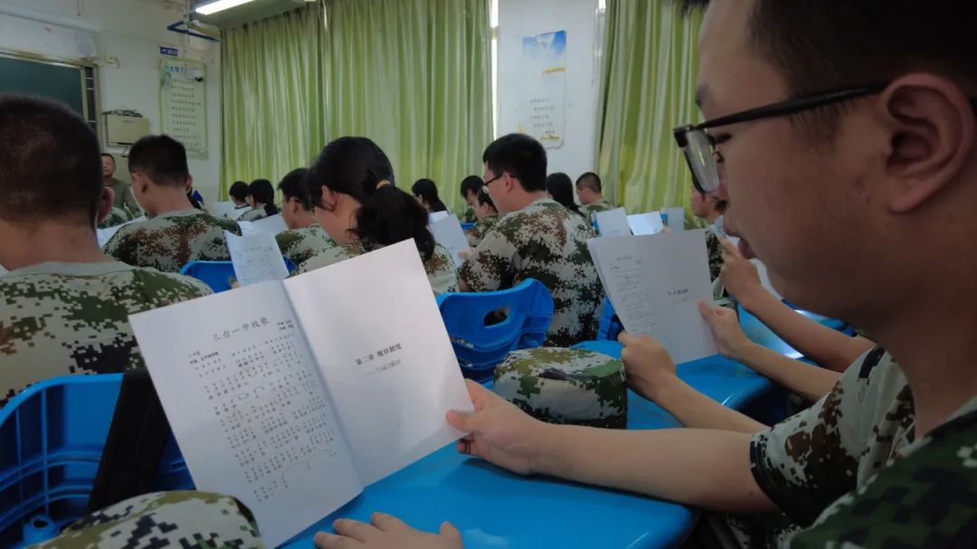 青春正步走，磨砺正当时——三台一中高2023级新生军训进行时