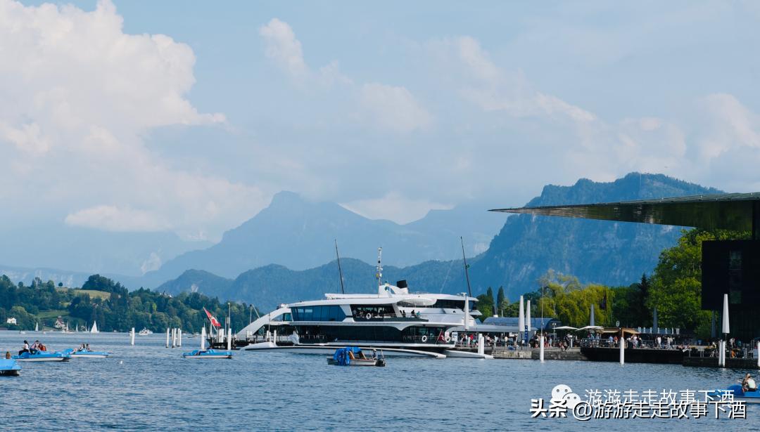 欧洲瑞士旅游线路,卢塞恩金色山口观光火车