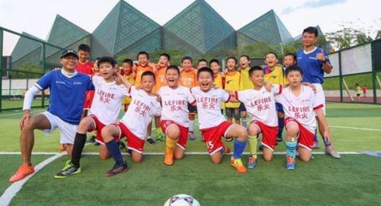 外国足球教练说没钱踢不了,中国足球外教评论中国现状