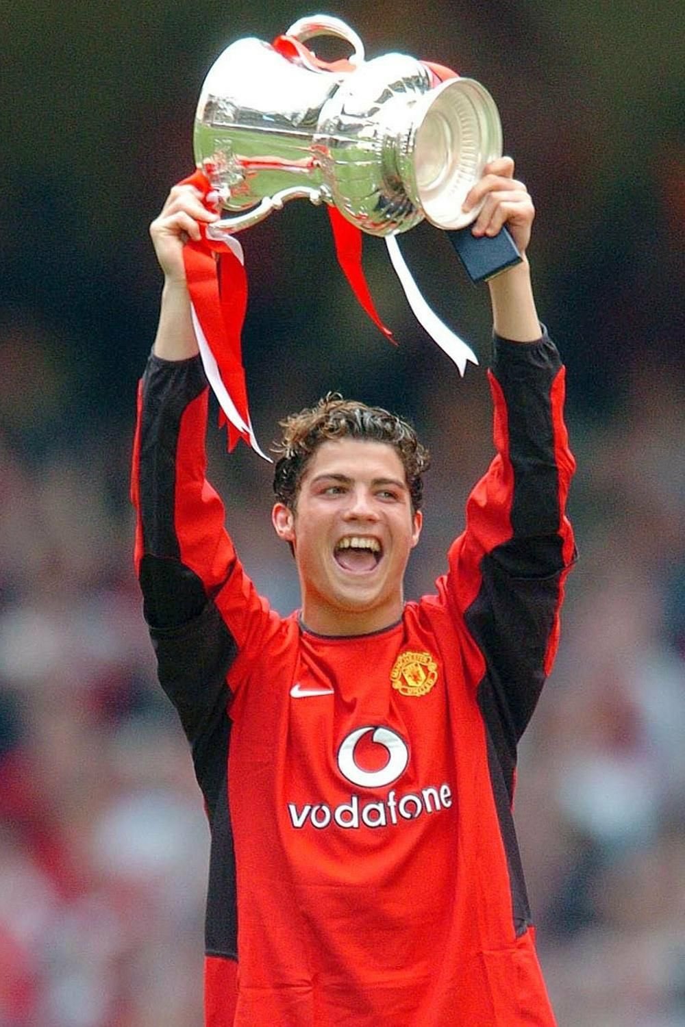 不尊重梅罗，就是不尊重我们自己！体坛周报名记称C罗为“骡子”