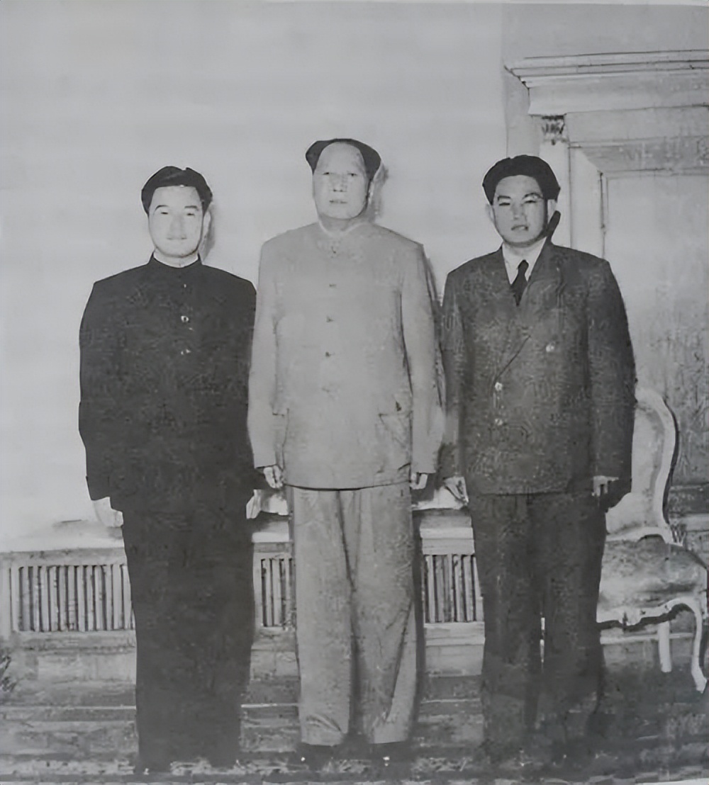 张仙朋是谁？为何1976年毛主席遗体告别式上，李敏问他怎么没来？