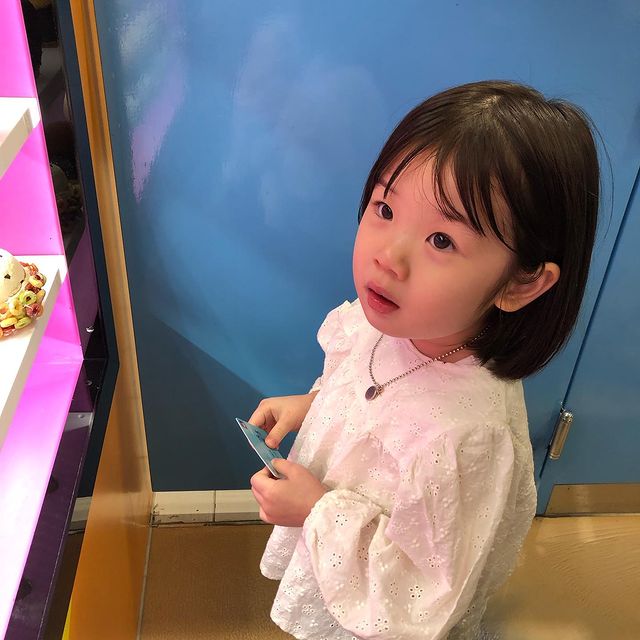 最近超火的可爱小女孩表情包,小女孩可爱萌表情包