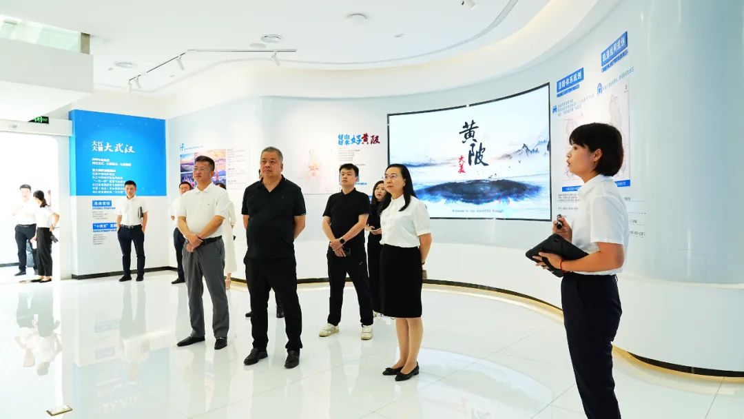 聚力献策发展赋能｜力方集团到访空港新城参观座谈