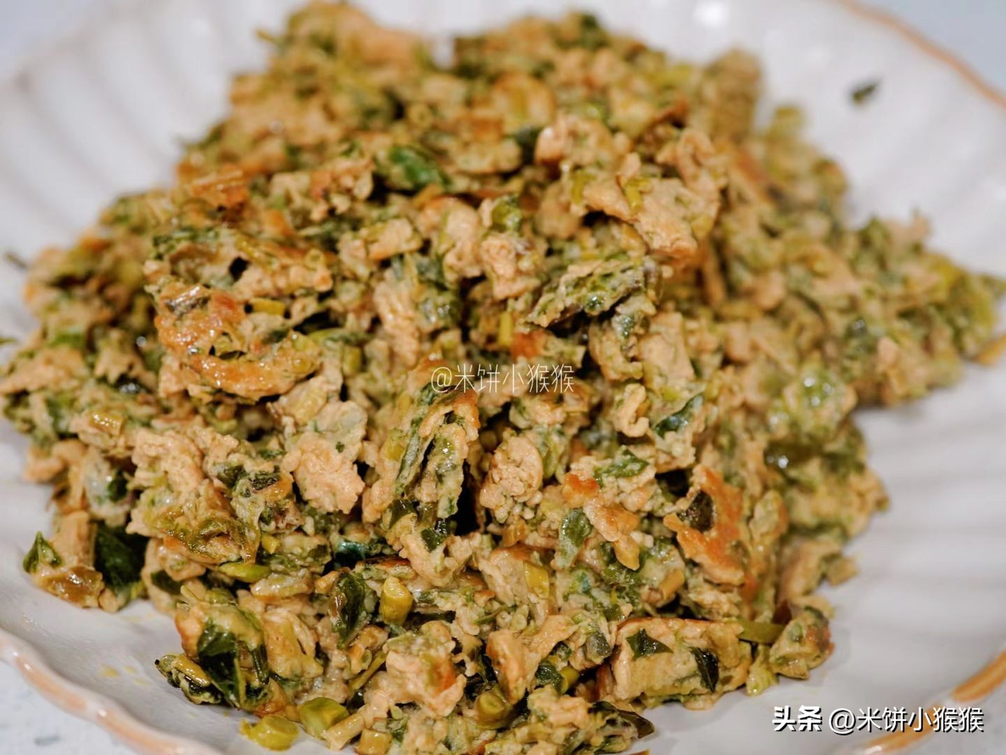 香椿炒鸡蛋是春天不可多得美食,香椿炒鸡蛋家常菜做法