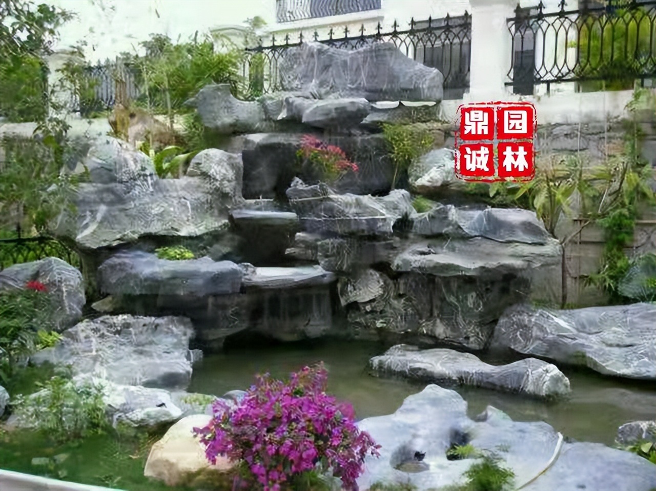 太湖石假山鱼池设计效果图,英德石假山鱼池设计效果图