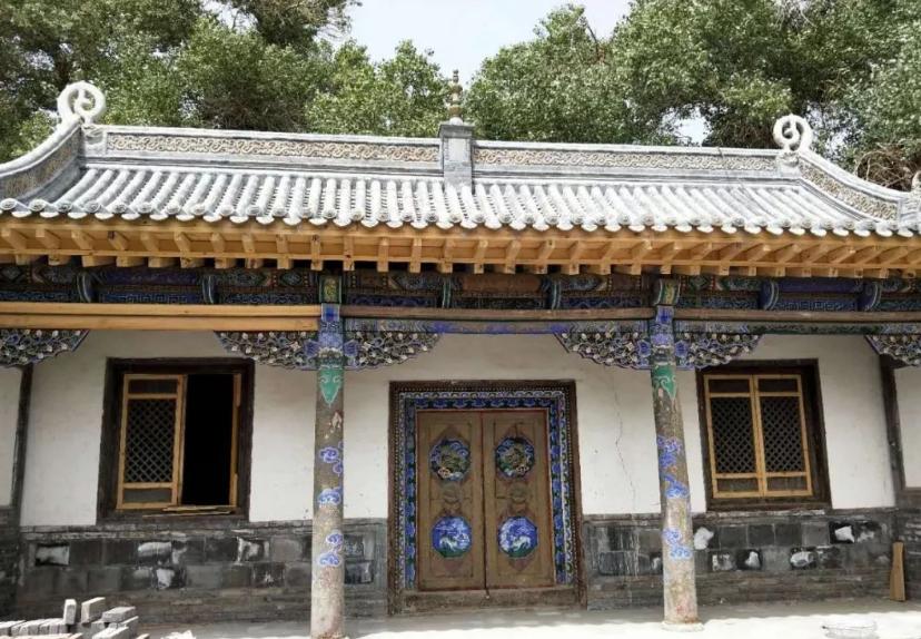 额济纳胡杨林沙漠王国,初夏的内蒙古额济纳大漠胡杨