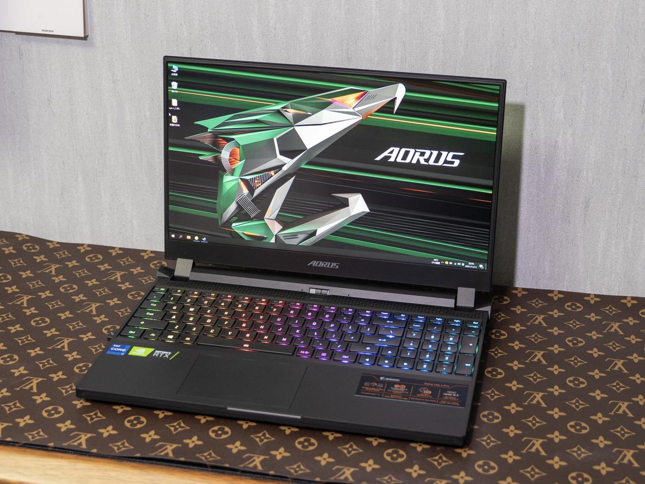 aorus15p测评,aorus15g和15p哪个好