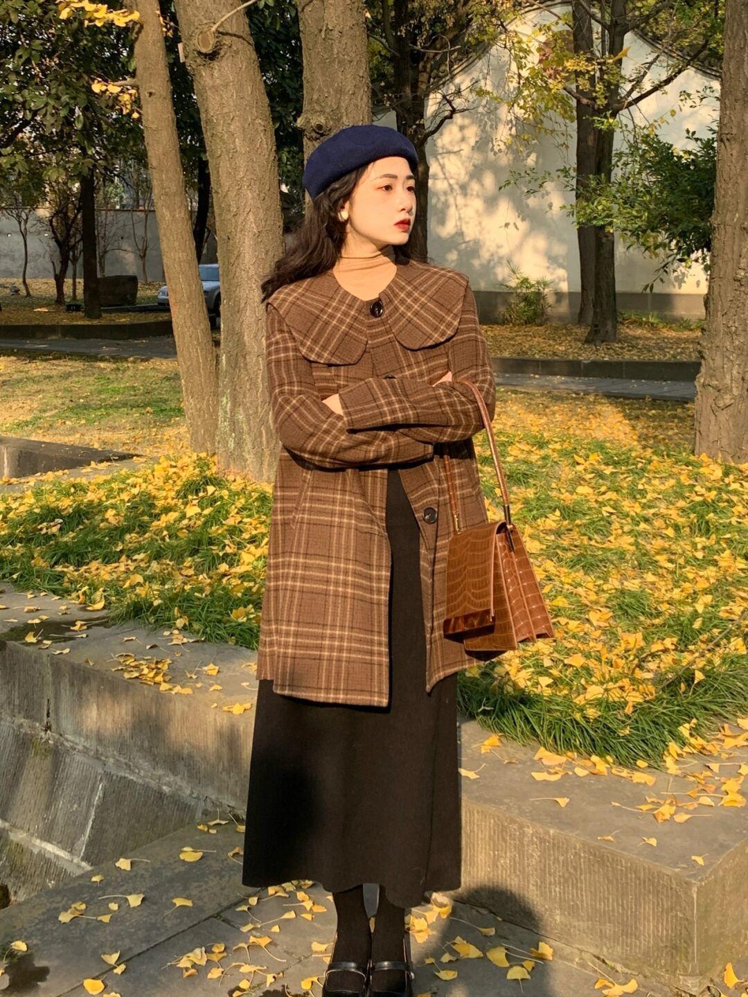 连帽格纹大衣怎么搭配好看,格纹呢大衣适合什么肤色的穿