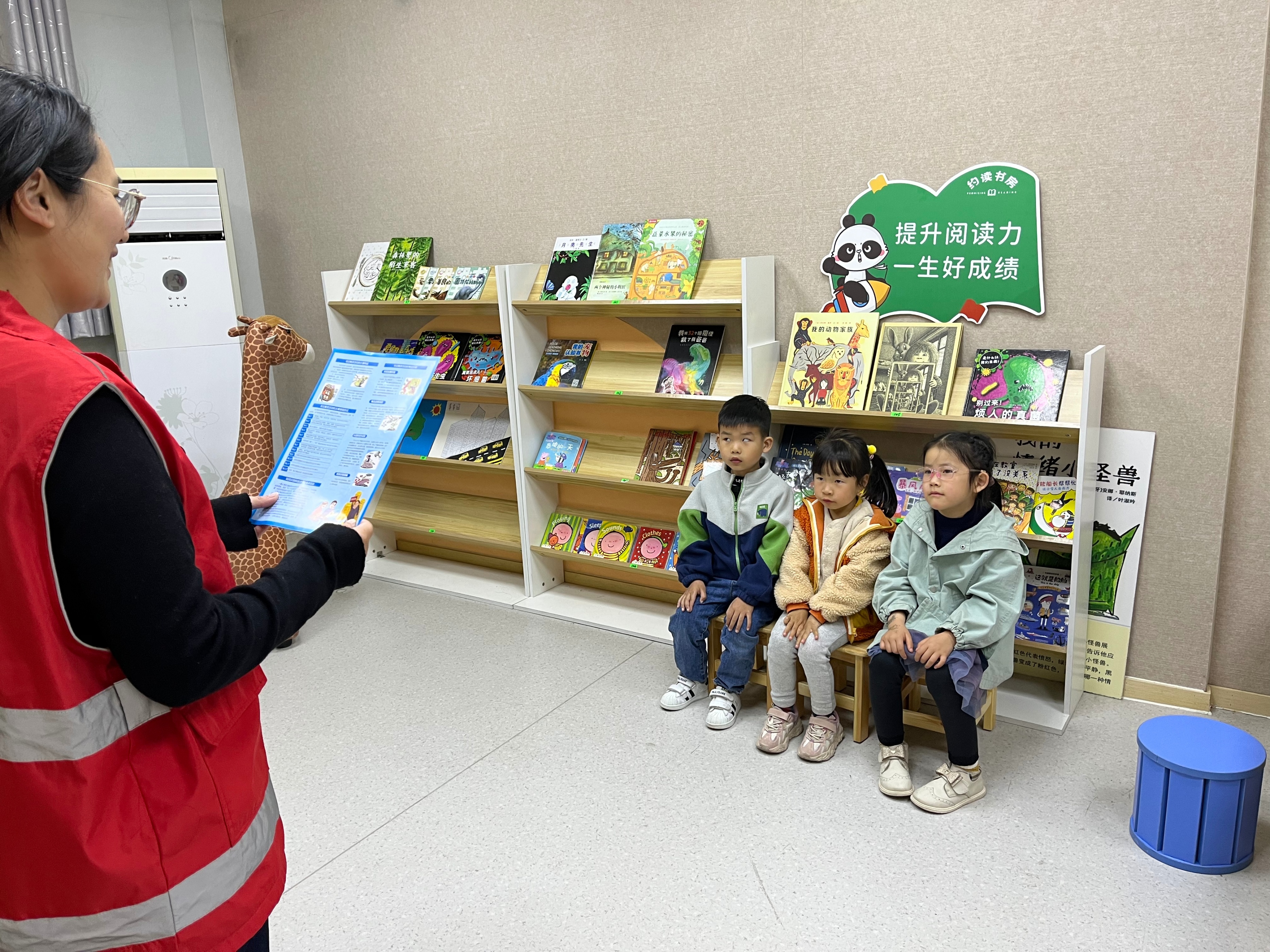 筑牢反围猎防线防范化解廉政风险,筑牢心理防线提高反诈能力