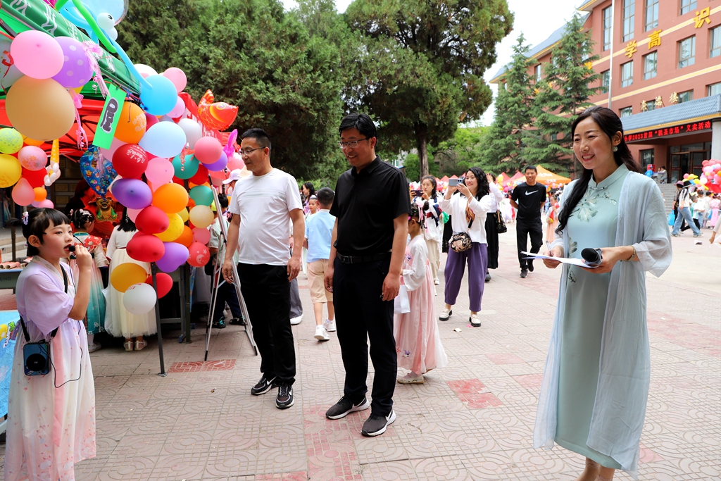 城关小学一年级跳蚤市场,跳蚤市场小学卖乒乓球